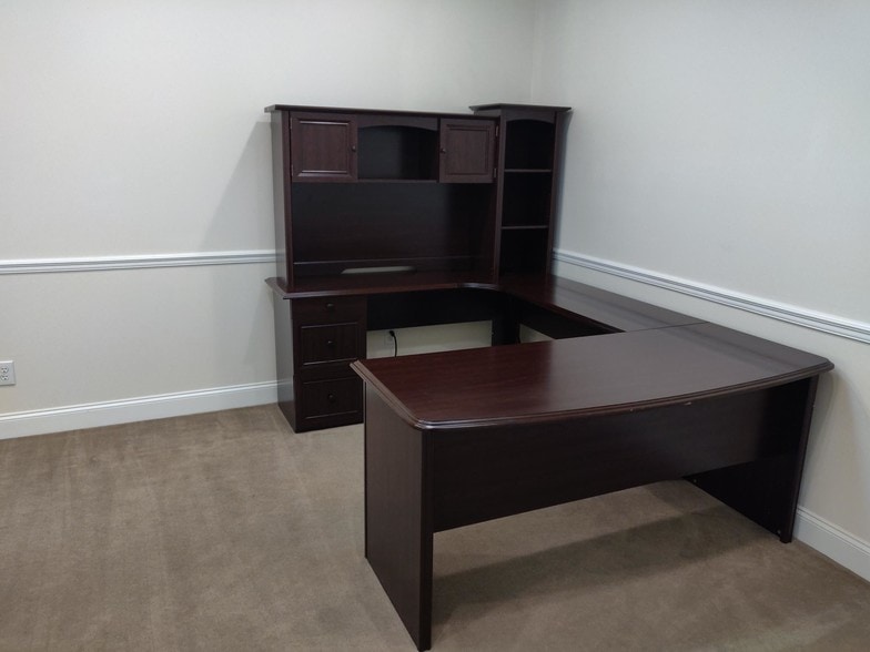More Photos Of 106 Colony Park Dr, Cumming Office Residential For Lease