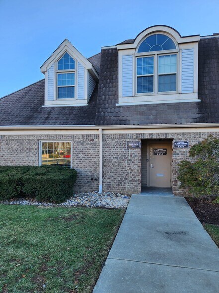 More Photos Of 8301-8323 Cherry Ln, Laurel Medical For Lease