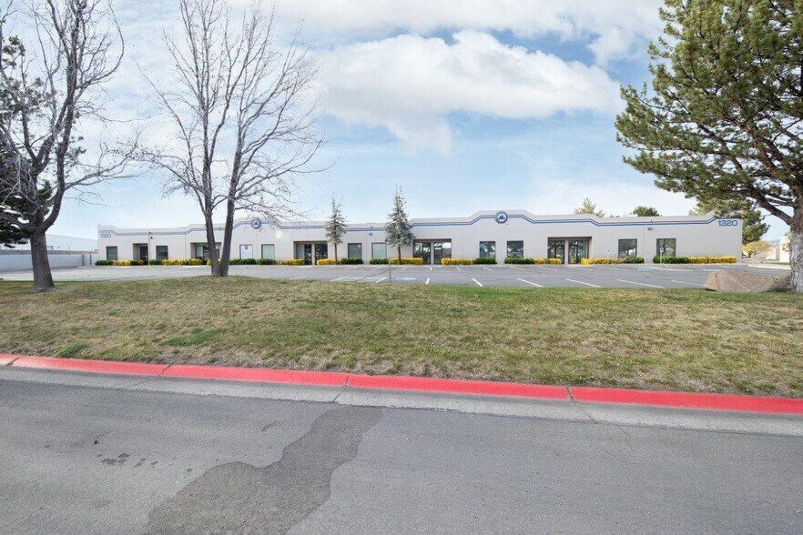 More Photos Of 1320 Freeport Blvd, Sparks Warehouse For Lease
