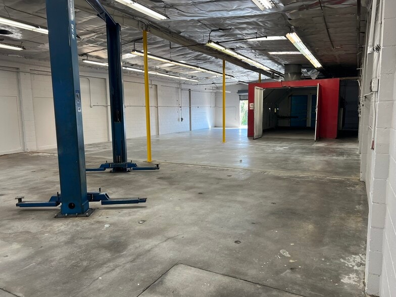 More Photos Of 500 S Raymond Ave, Fullerton Warehouse For Lease