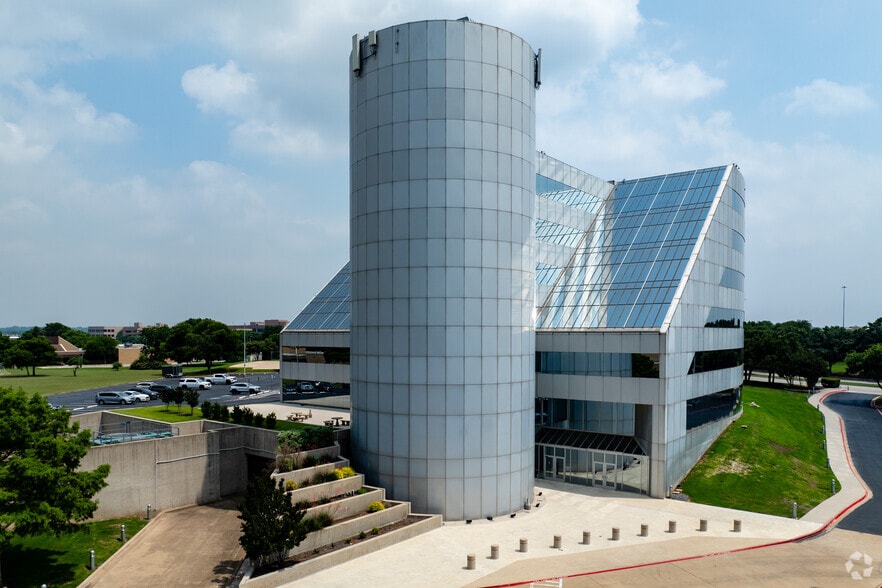 More Photos Of 4055 International Plz, Fort Worth Office For Lease