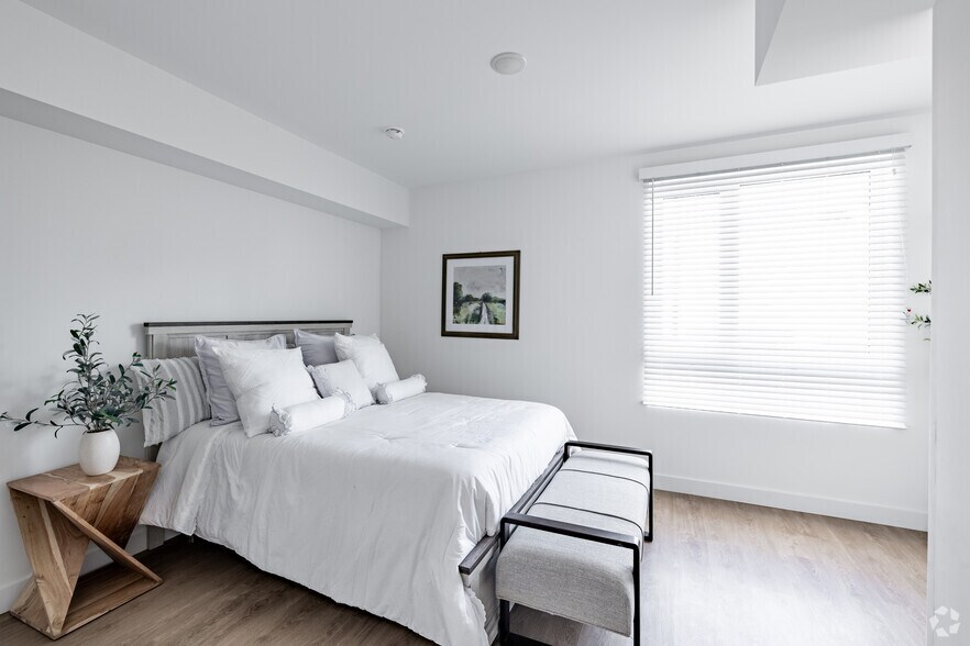 More Photos Of 6569-6581 N Van Nuys Blvd, Van Nuys Apartments For Lease