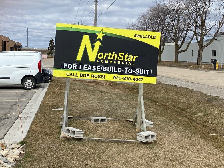More Photos Of 733 Midway Rd, Menasha Distribution For Lease