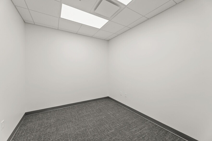 More Photos Of 10042 FM 1976, Universal City Unknown For Lease