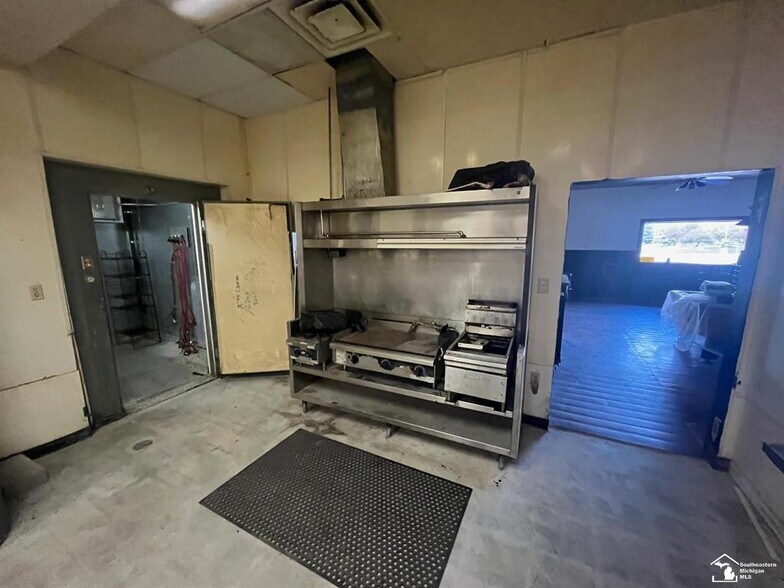 More Photos Of 1090 N Dixie Hwy, Monroe Restaurant For Sale