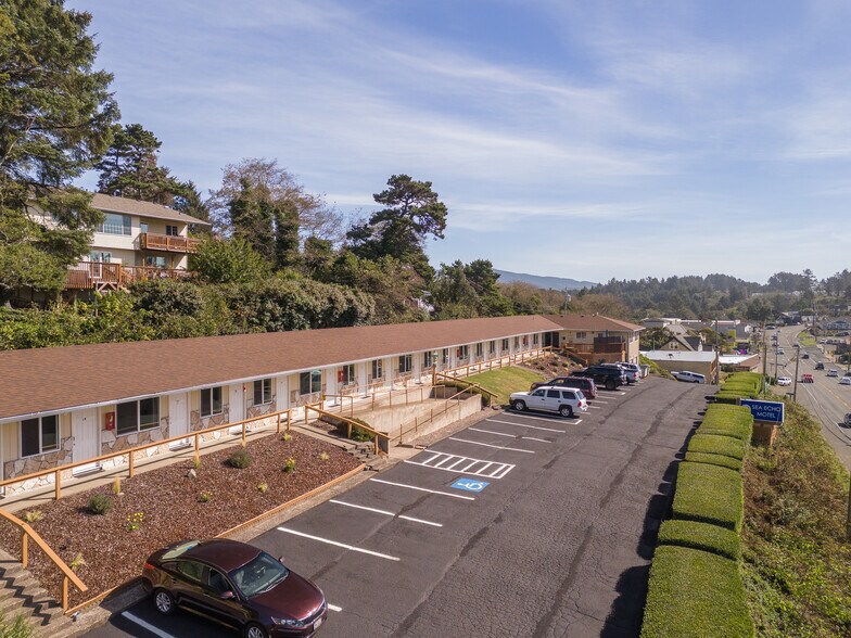 More Photos Of 3510 NE Highway 101, Lincoln City Hotel For Sale