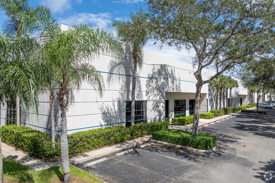 Primary Photo Of 3201-3237 Commerce Pky, Miramar Warehouse For Lease