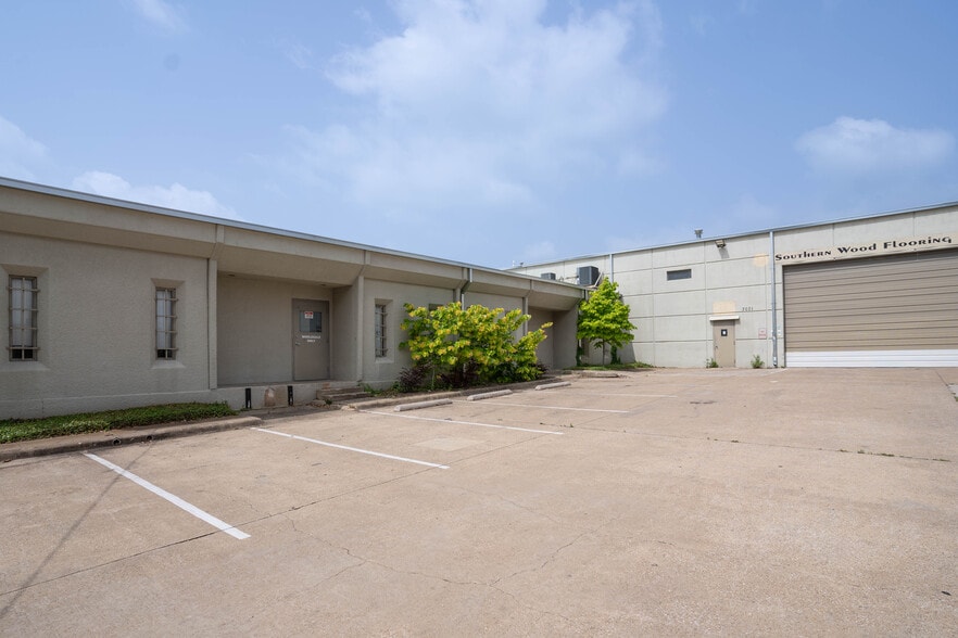 More Photos Of 7071 Twin Hills Ave, Dallas Office For Lease