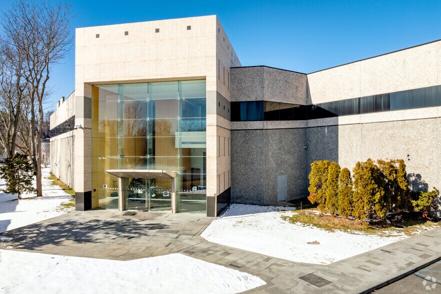 More Photos Of 57 Seaview Blvd, Port Washington Warehouse For Sale