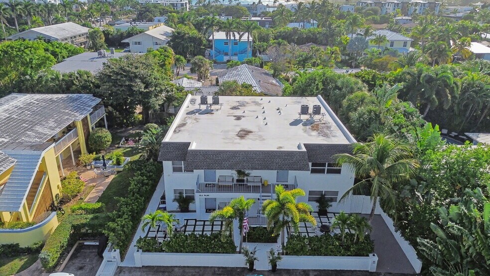 More Photos Of 112 Claremont Ln, Palm Beach Shores Apartments For Sale