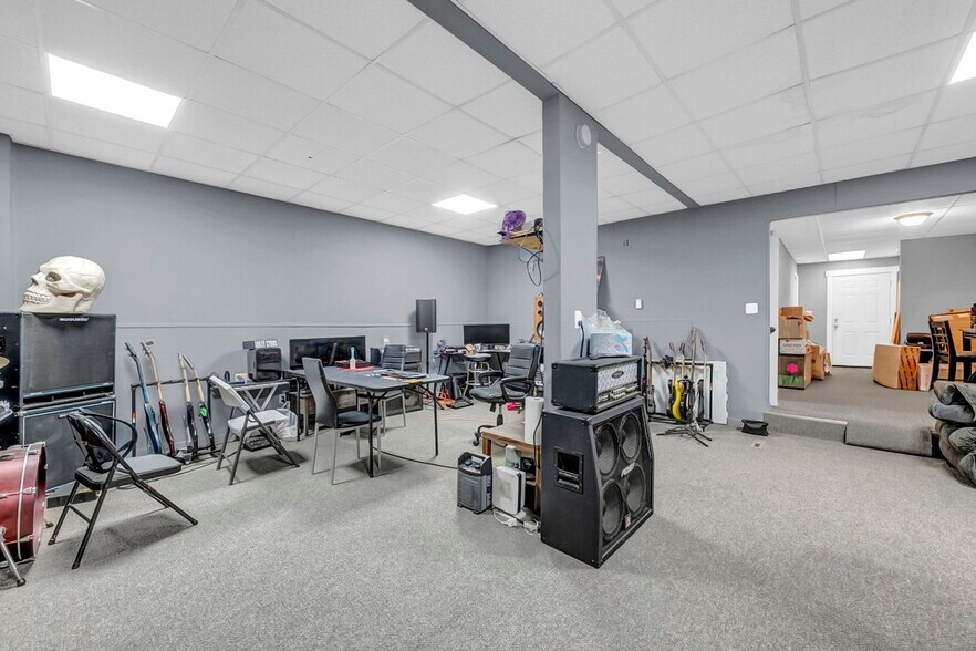 More Photos Of 4435 State Rd, Cleveland Storefront Retail Residential For Sale