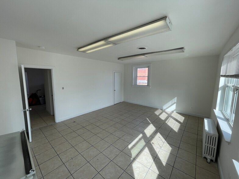 More Photos Of 2010-2012 Rhode Island Ave NE, Washington Storefront Retail Office For Lease