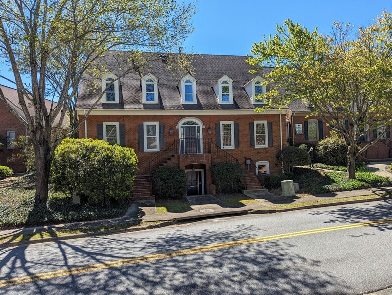 More Photos Of 4721 Chamblee Dunwoody Rd, Atlanta Medical For Lease