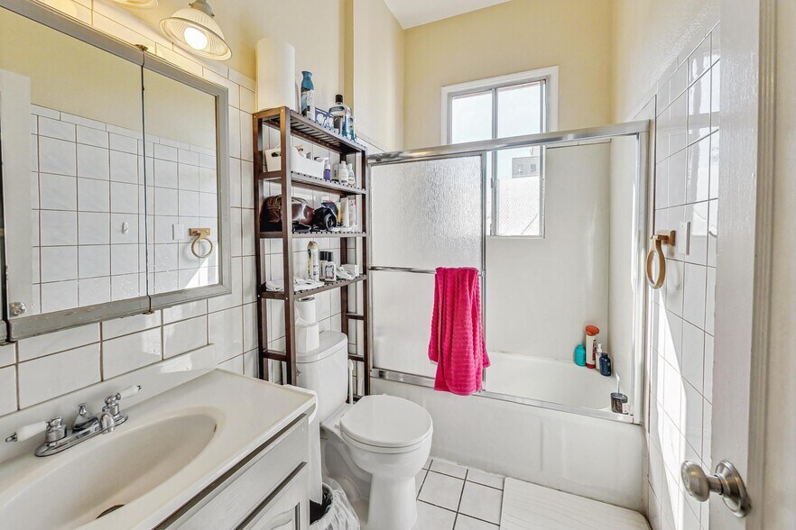 More Photos Of 2811-2815 Telegraph Ave, Berkeley Storefront Retail Residential For Sale