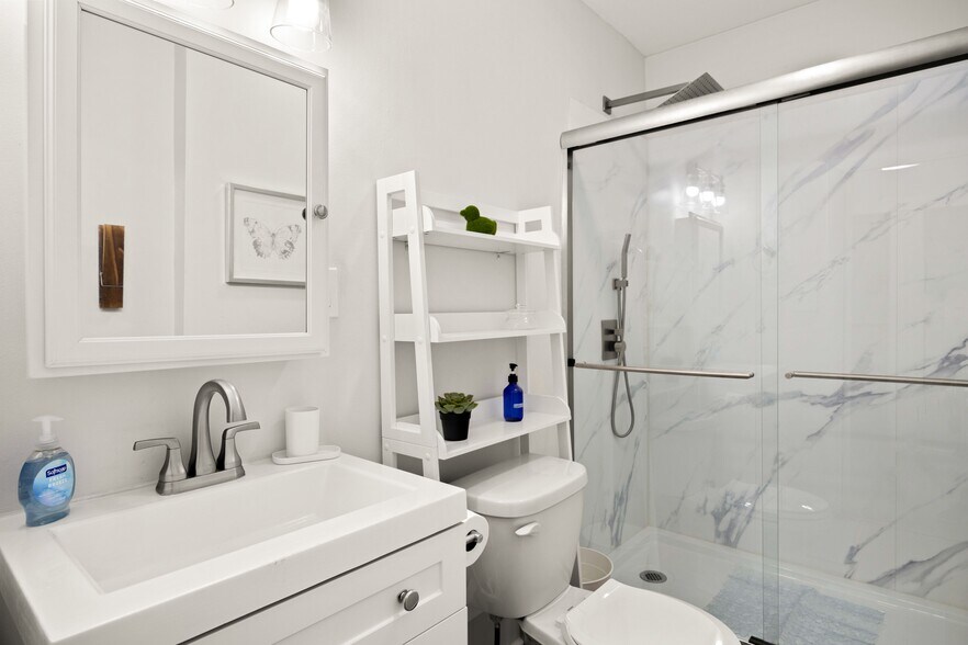 More Photos Of 810 E Sciota Ave, Peoria Heights Multifamily For Sale