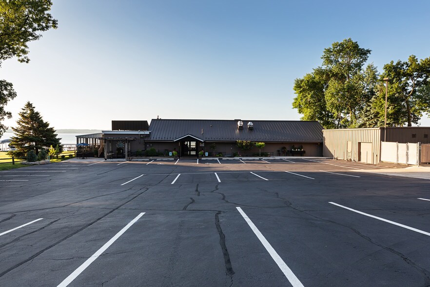 More Photos Of 380 S Lawson Dr, Green Lake Restaurant For Sale