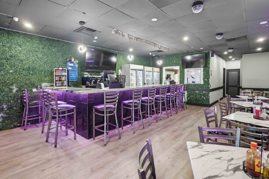 More Photos Of 1081 E 47th St, Hialeah Service Station For Sale