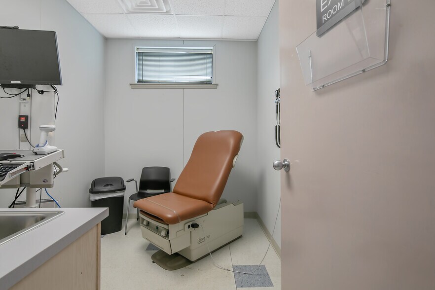 More Photos Of 7 E Duncan St, Lillington Medical For Sale