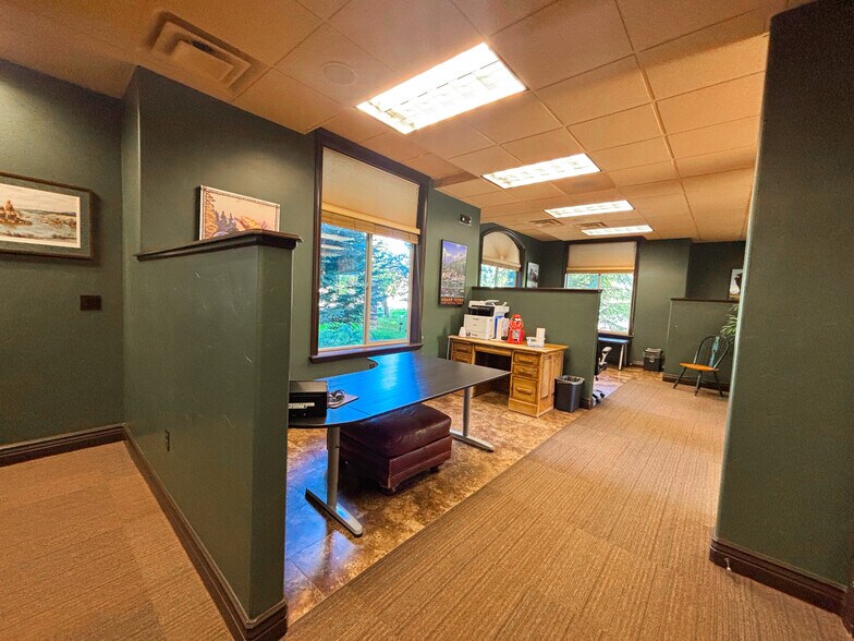 More Photos Of 11142 Highland Blvd, Highland Medical For Lease