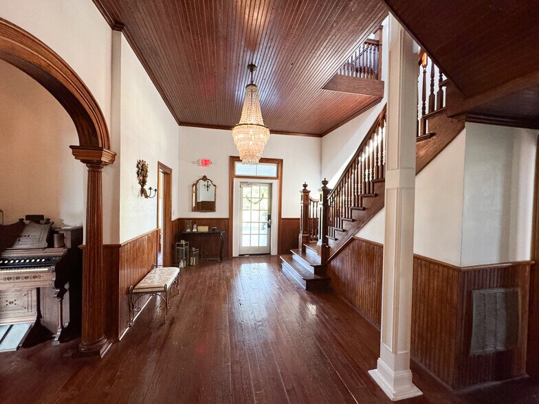 More Photos Of 123 SE Railroad St, Youngsville Lodge Meeting Hall For Sale