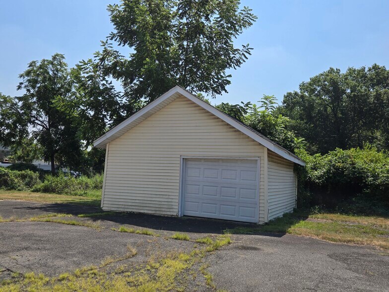 More Photos Of 584-588 Us Highway 46 East, Fairfield Freestanding For Sale