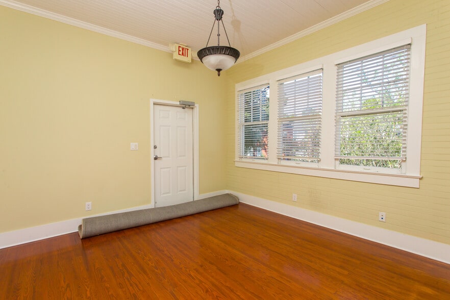 More Photos Of 921 N Palafox St, Pensacola Office For Sale