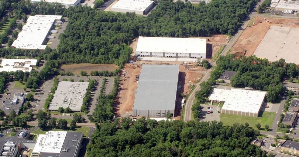 More Photos Of 230 Belmont Dr, Somerset Distribution For Lease