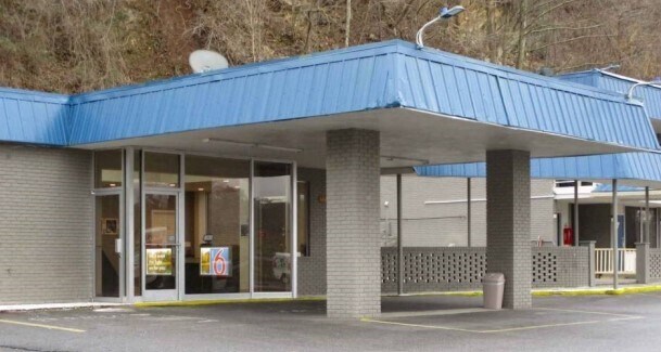 More Photos Of 108 River Rd, Chilhowie Hotel For Sale