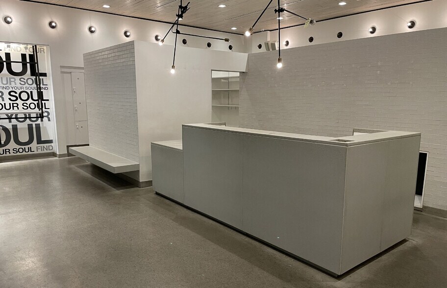 More Photos Of 6201 Hollywood Blvd, Hollywood Apartments For Lease