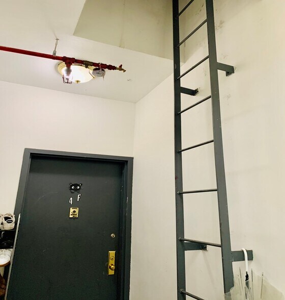 More Photos Of 98 Moore St, Brooklyn Storefront Retail Residential For Sale