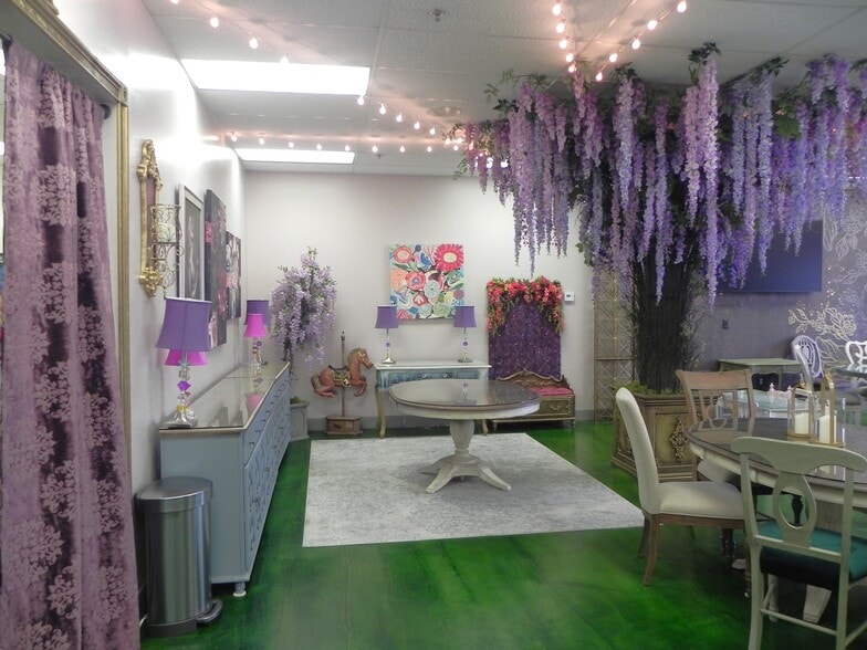 More Photos Of 2083 Orange Tree Ln, Redlands Freestanding For Lease