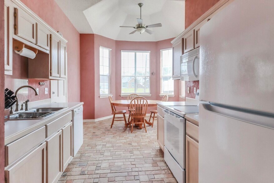 More Photos Of 831 Highway 90, Bay Saint Louis Office For Sale