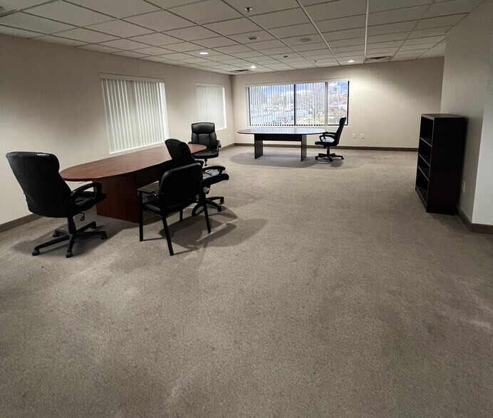 More Photos Of 585-597 W 9400 S, Sandy Warehouse For Lease