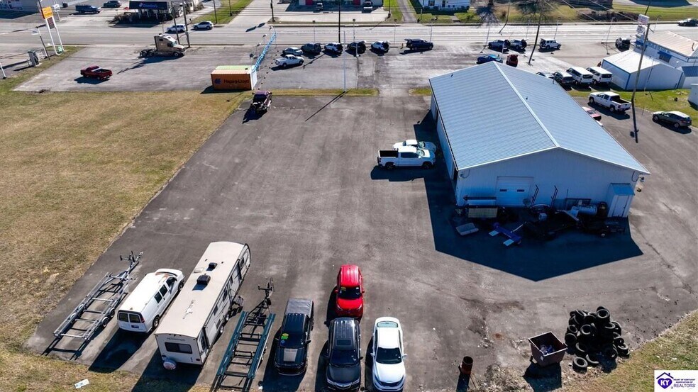 More Photos Of 711 E Broadway St, Campbellsville General Retail For Sale