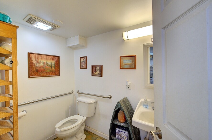 More Photos Of 205 N Main St, Greenville Storefront Retail Residential For Sale