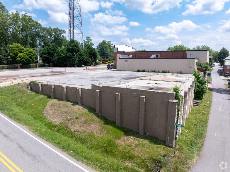 More Photos Of 123 W Main St, Buford General Retail For Sale