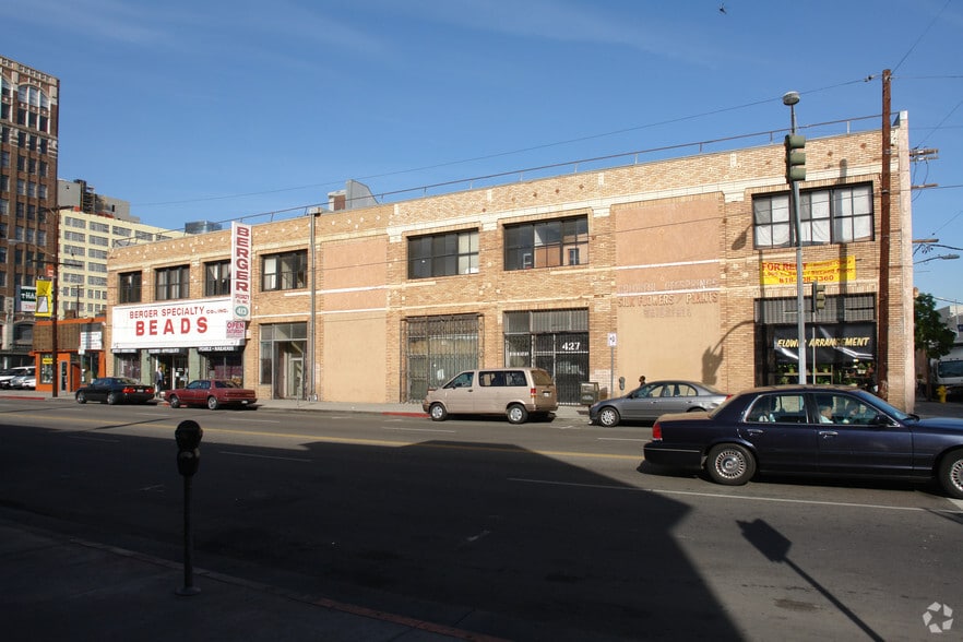 More Photos Of 417 E 8th St, Los Angeles Light Manufacturing For Lease