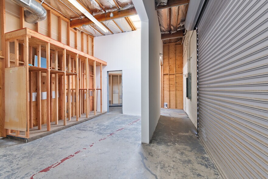 More Photos Of 2685 S La Cienega Blvd, Los Angeles Flex For Lease