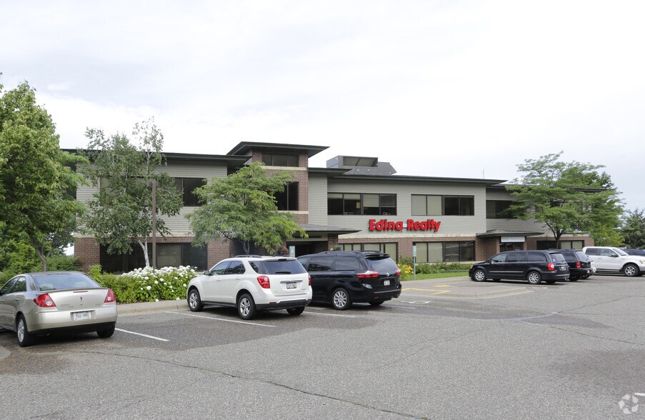 More Photos Of 400 2nd St S, Hudson Office For Lease