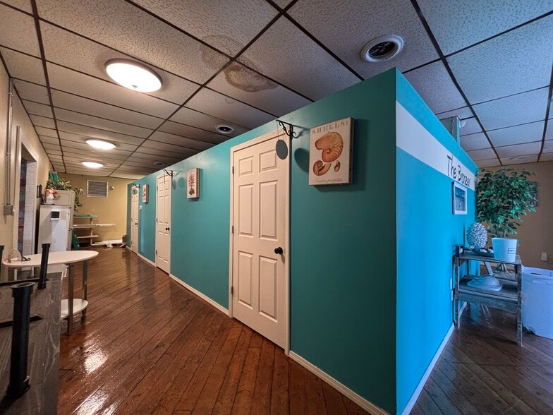 More Photos Of 206 W Main St, Mc Arthur Flex For Sale