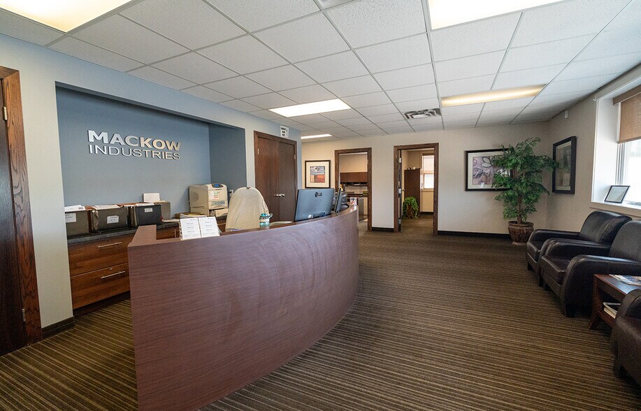 More Photos Of 1395 Whyte Av, Winnipeg Industrial For Lease