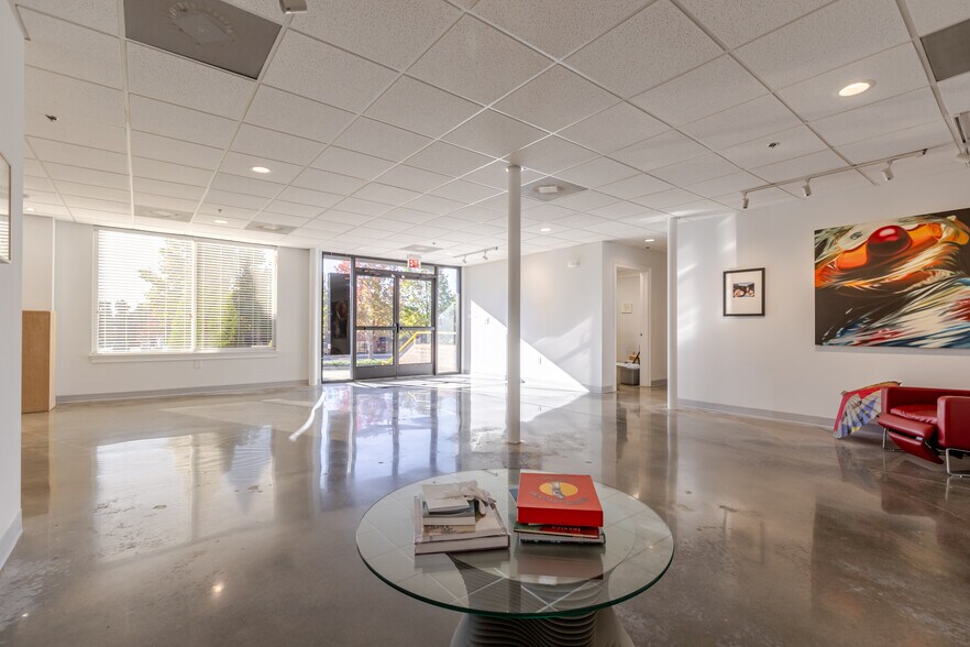 More Photos Of 1960 Crossbeam Dr, Charlotte Light Distribution For Sale