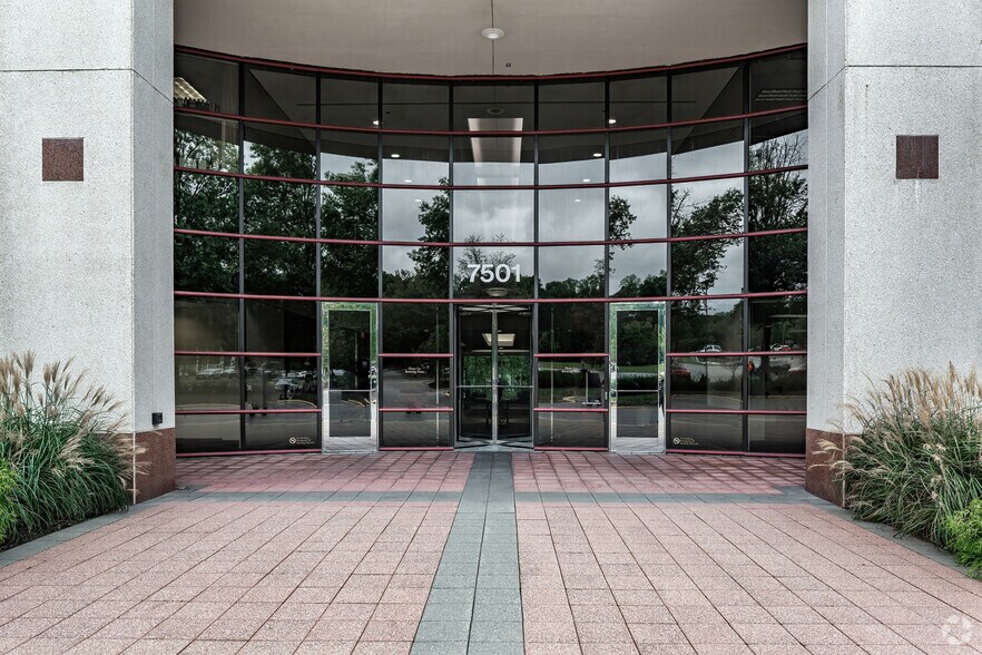 More Photos Of 7501 Boulder View Dr, North Chesterfield Unknown For Lease