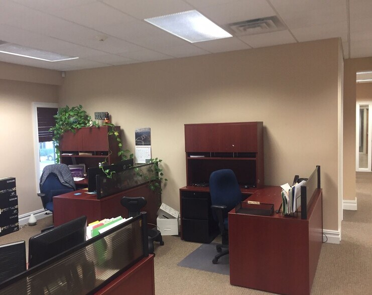 More Photos Of 802 W Park Ave, Ocean Office For Sale