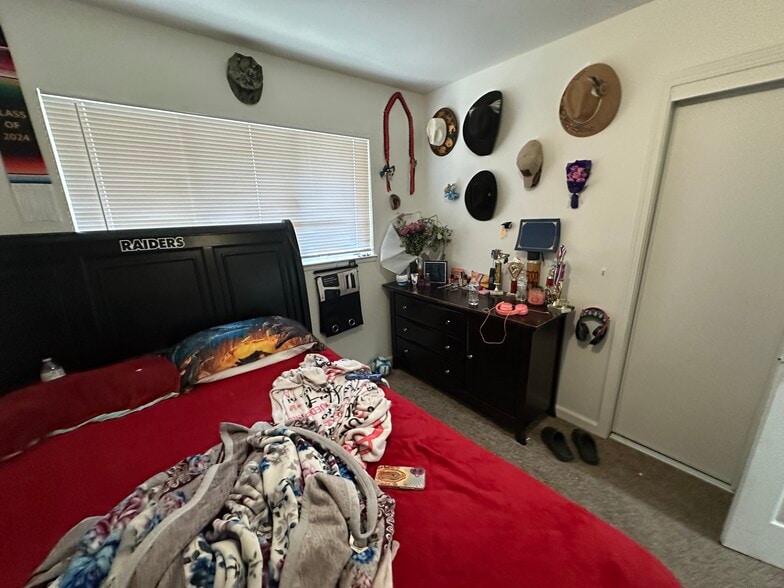 More Photos Of 3620 Elkhorn Blvd, North Highlands Dormitory For Sale