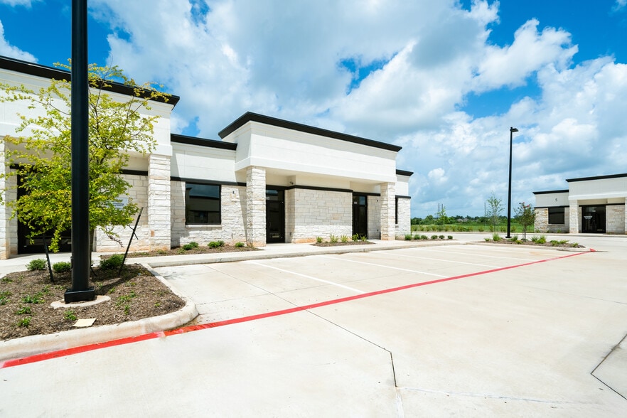 More Photos Of 5501 Cabrera Dr, Sugar Land Unknown For Lease