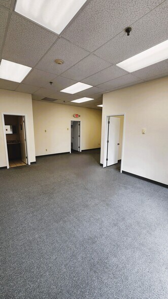 More Photos Of 65 Mathewson Dr, Weymouth Flex For Lease