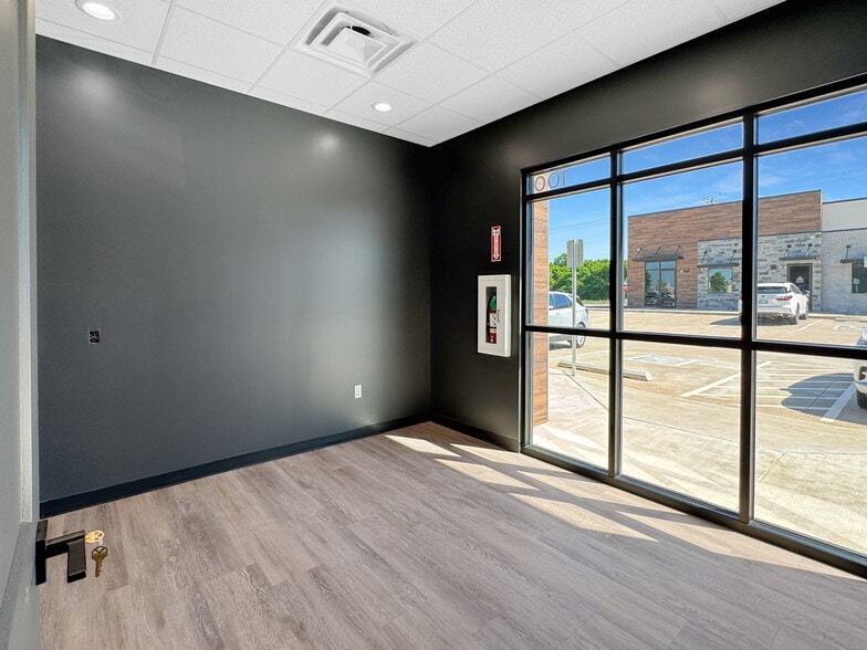 More Photos Of 15105 Crown At Lone Oak Rd, Edmond Office For Lease