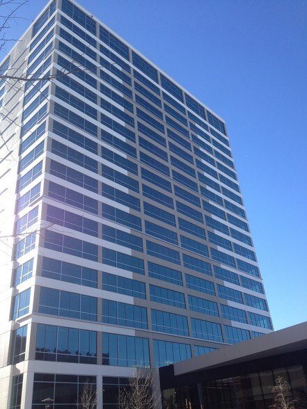 More Photos Of 300 Throckmorton St, Fort Worth Office For Sale