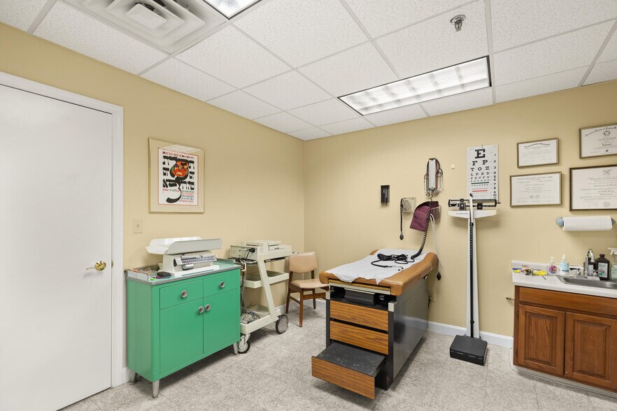 More Photos Of 7 Federal St, Danvers Office For Sale